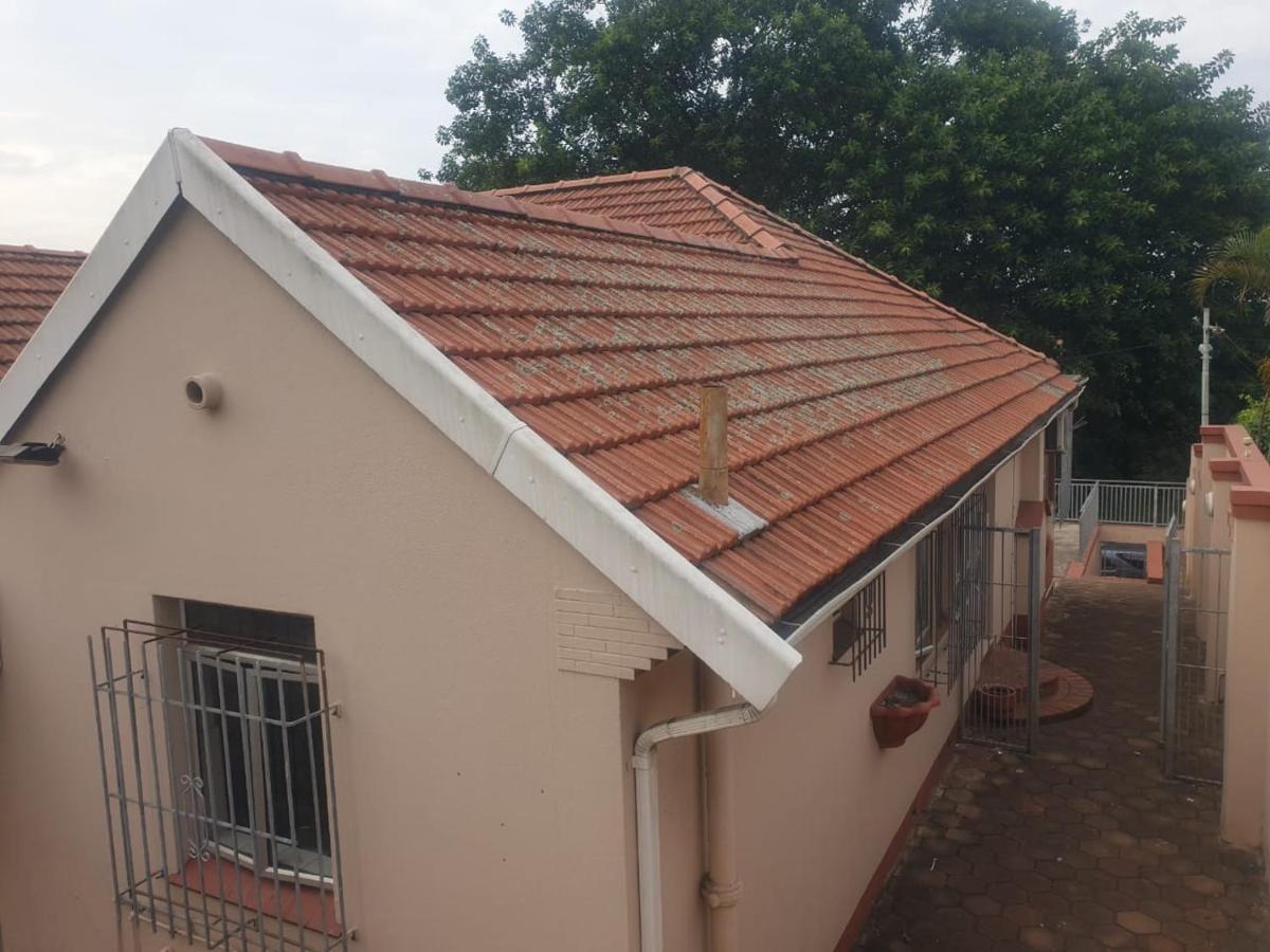 Hotel 104 Oliver Lea Drive Durban Esterno foto